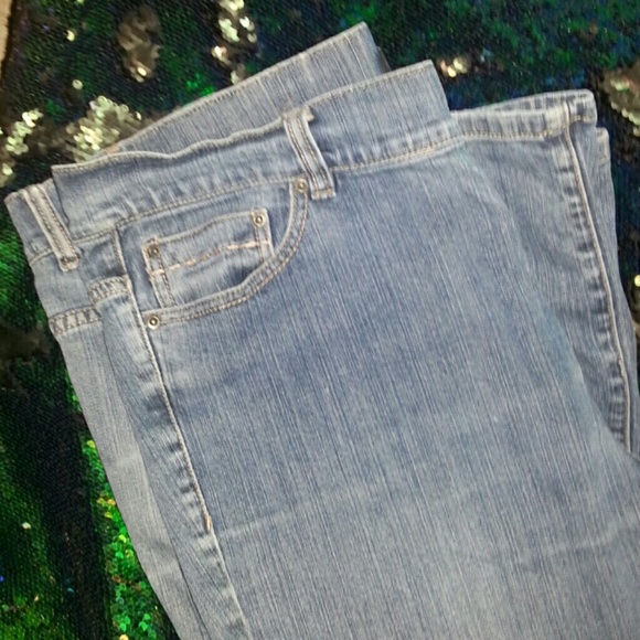 Jeans - Picture 2 of 3